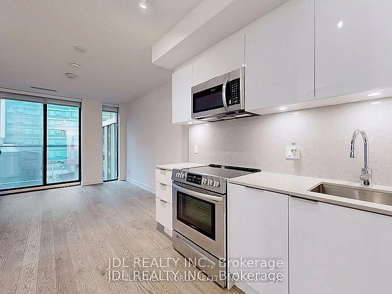 25 Richmond St E #408 — Photo 33