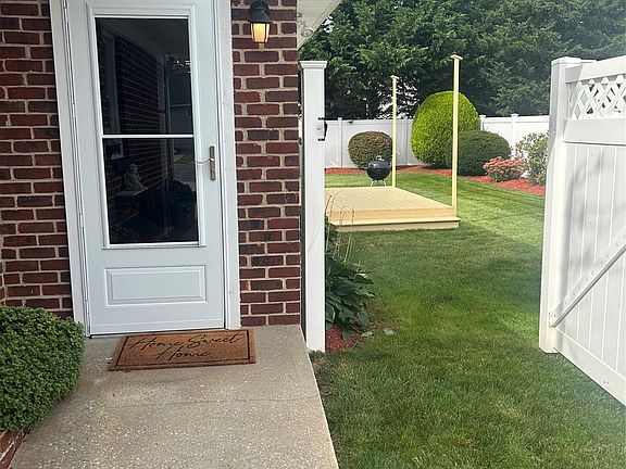 2nd image of 50 Willow Ln