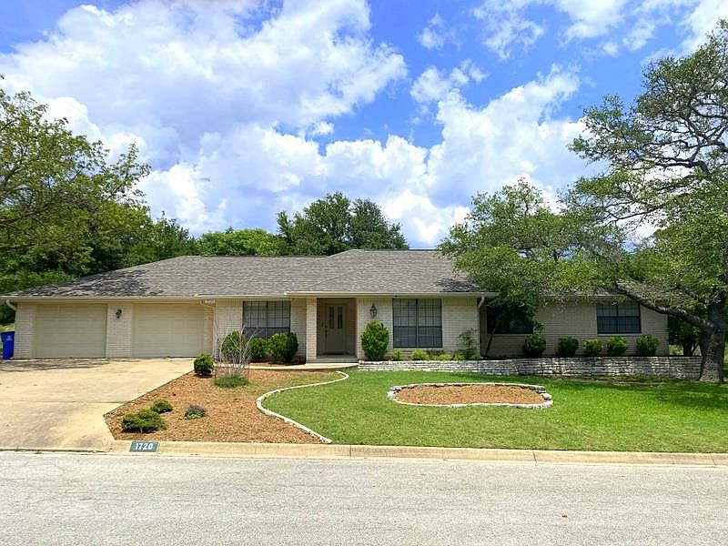 1st image of 1720 Foothills Dr