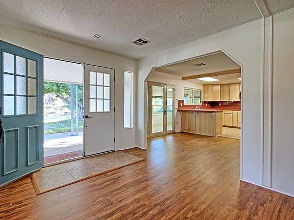 5th image of 178 Chaucer Ln #178