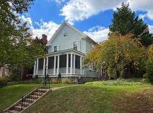 2710 36th St NW, Washington, DC 20007