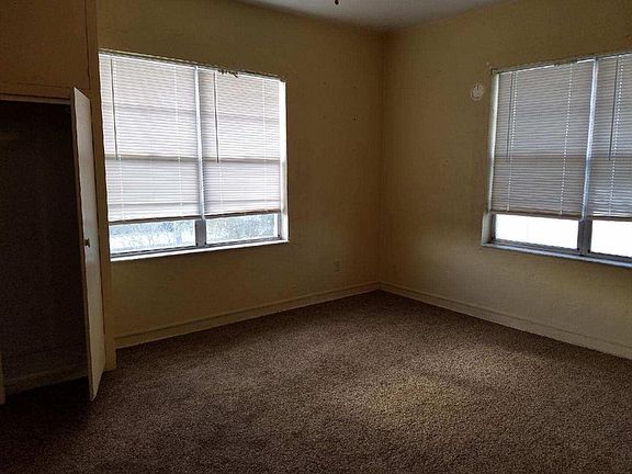 2nd image of 440 N Peninsula Dr