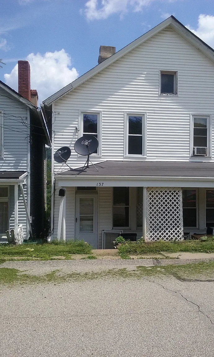 137 1st Ave photo 1