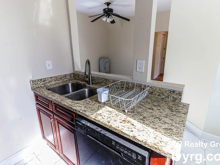 47 Franklin St #2 — Photo 16