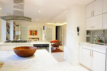 Rented by Barlavi Inc.