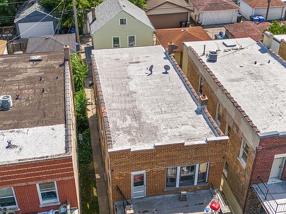 3rd image of 4931 W Henderson St