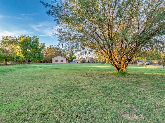 3rd image of 19016 E Hunt Hwy