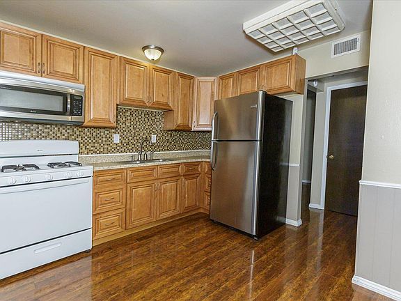 5th image of 681 Southwell Ln