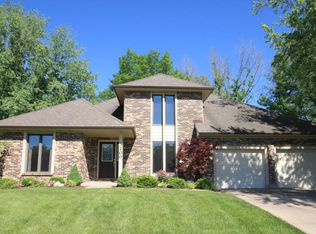 3200 Crestwood Ln, Columbia, MO 65203