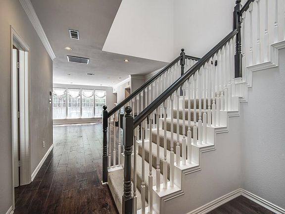 3rd image of 9222 Esplanade Dr