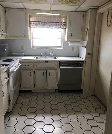 5th image of 16410 Miami Dr APT 708