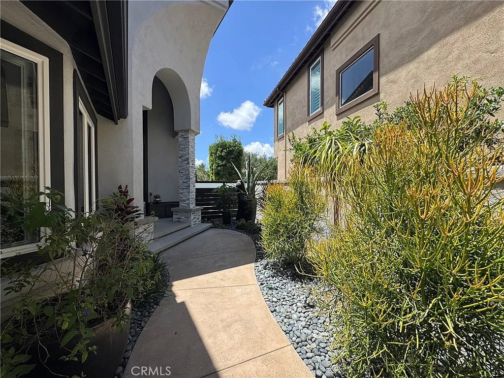 5 bed, 4000 sqft, $10,500 — Photo 4