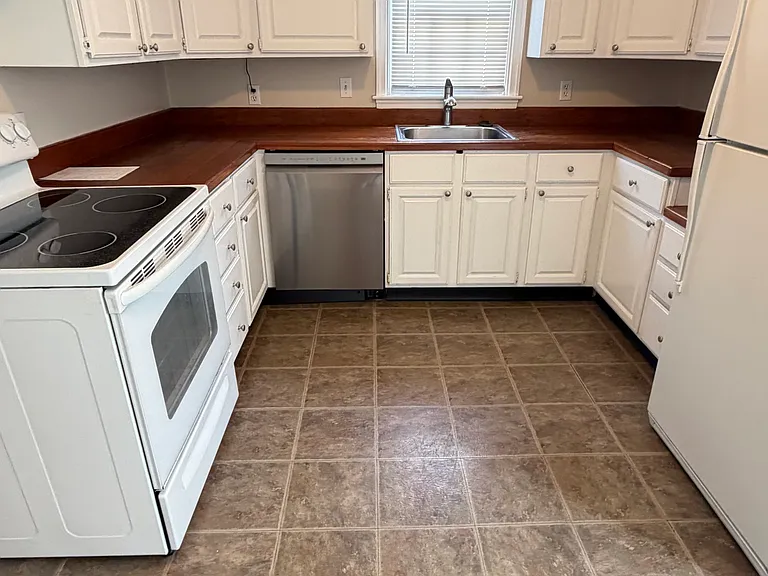 1114 Cooper Dr #1 — Photo 10