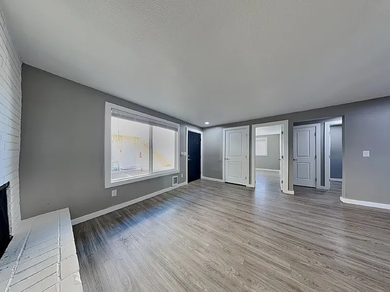 1105 S Woodlawn St #1 — Photo 31