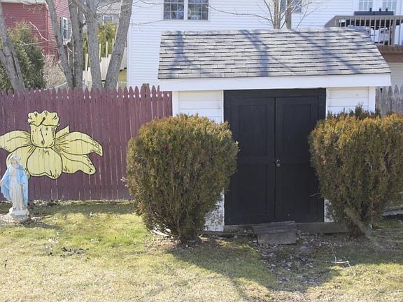 2nd image of 723 Milan Ave