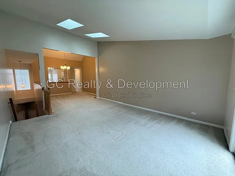 110 Allerton Dr — Photo 8