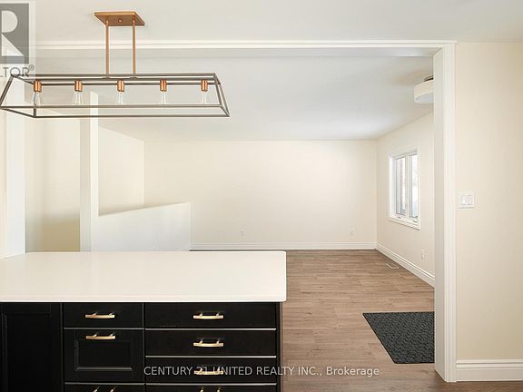 5th image of 123 Towerhill Rd #5