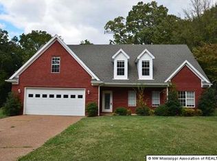 1452 Thunderbird Dr N, Hernando, MS 38632