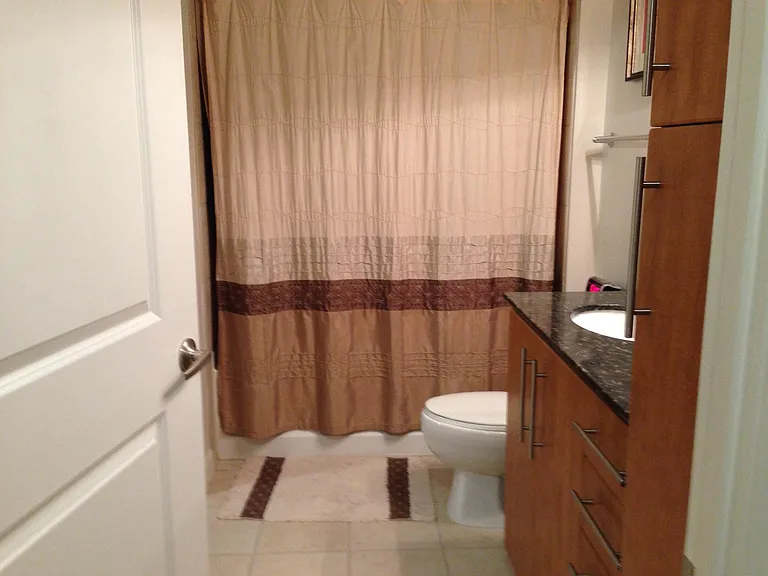 1021 N Garfield St #419 — Photo 8