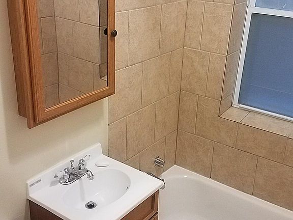 4th image of 7141 S Rockwell St #1