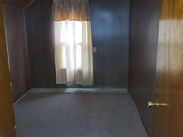 1344 Linwood Ave — Photo 11