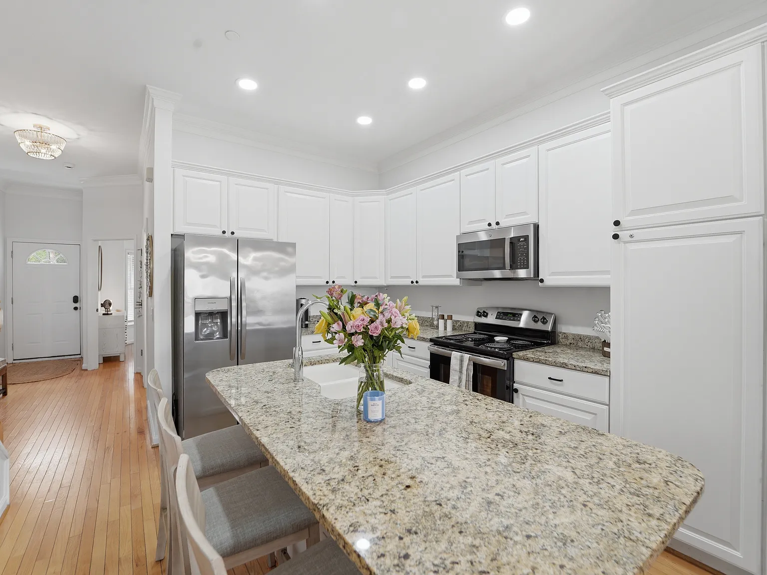 3 bed, 1668 sqft, $7,000 — Photo 3