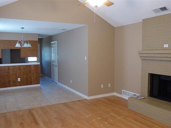 3rd image of 209 Stone Cir #209
