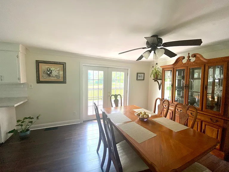 Rocky River Rd W — Photo 16