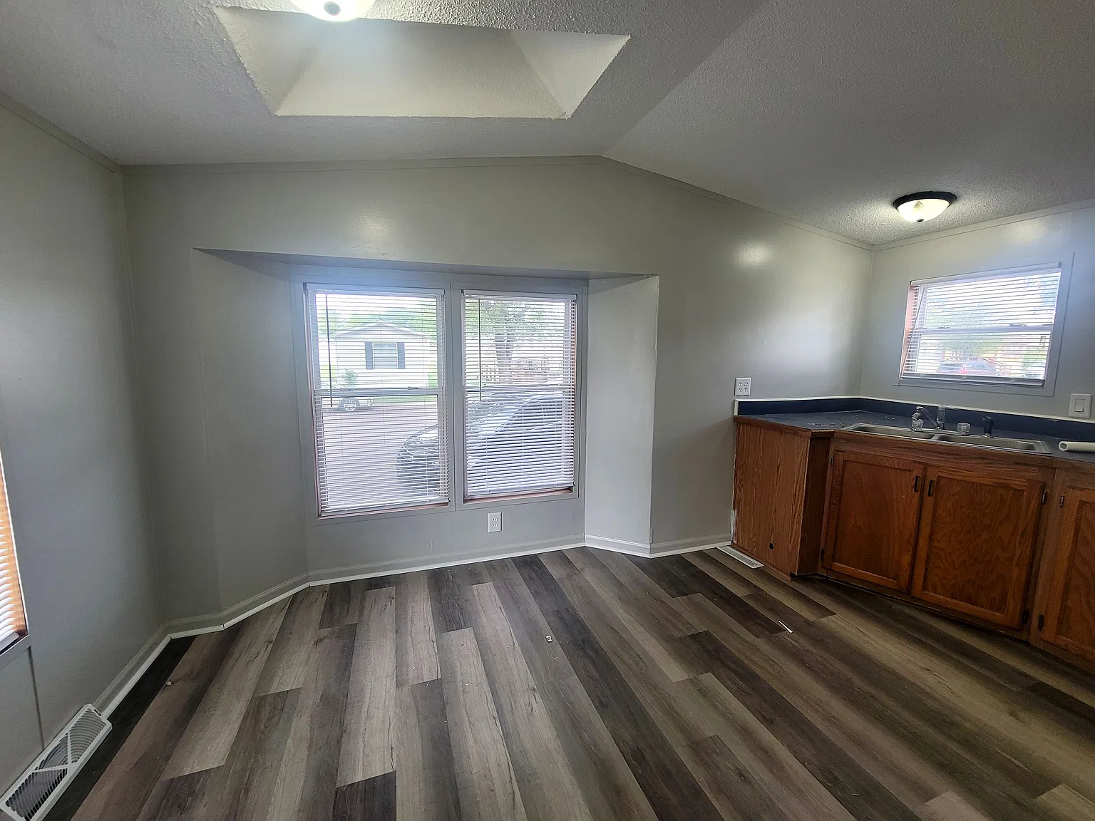 3 bed, 1120 sqft, $925 — Photo 2