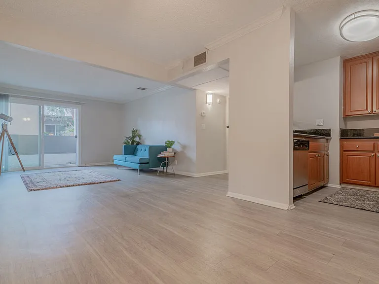 City View Apartments at Warner Park — Photo 20