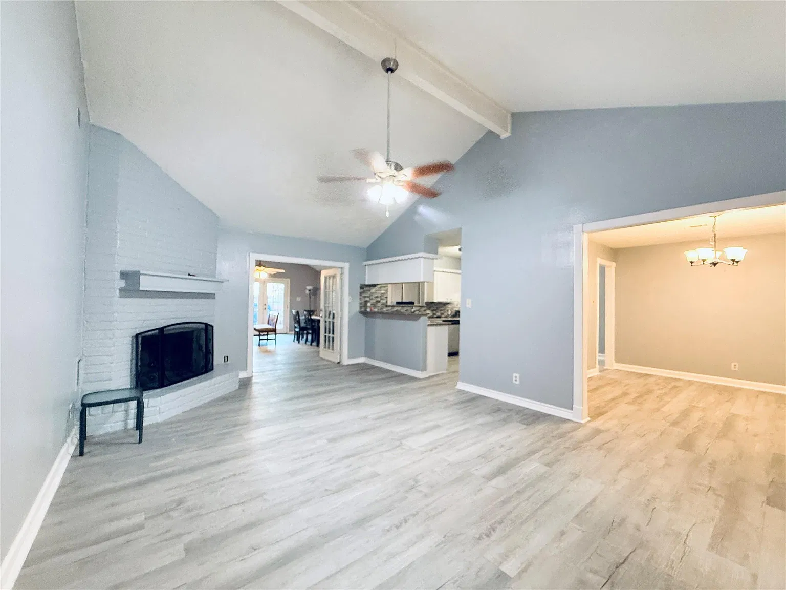 3 bed, 2.0 bath, 2058 sqft, $2,490 — Photo 2