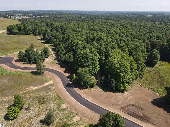 4th image of 927 Backcountry Dr #1