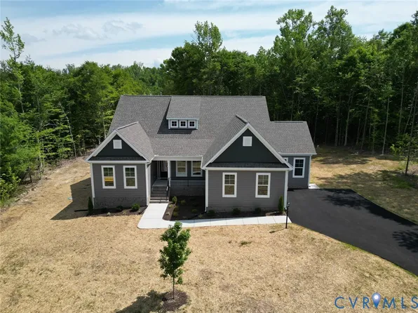 8521 Roden Dr, Mechanicsville, VA 23111