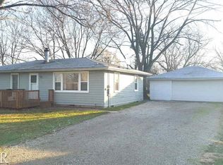 404 N Main St, Waynesville, IL 61778