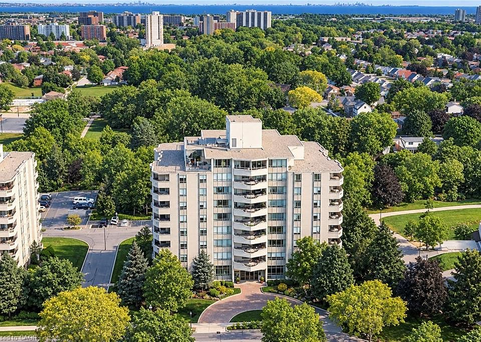 1st image of 8 Village Grn #507