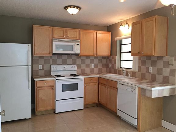 4th image of 950 Varnum St APT 1