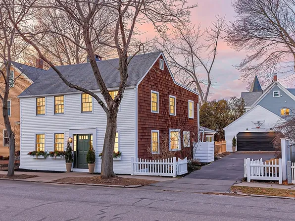 76 Marlboro St, Newburyport, MA 01950