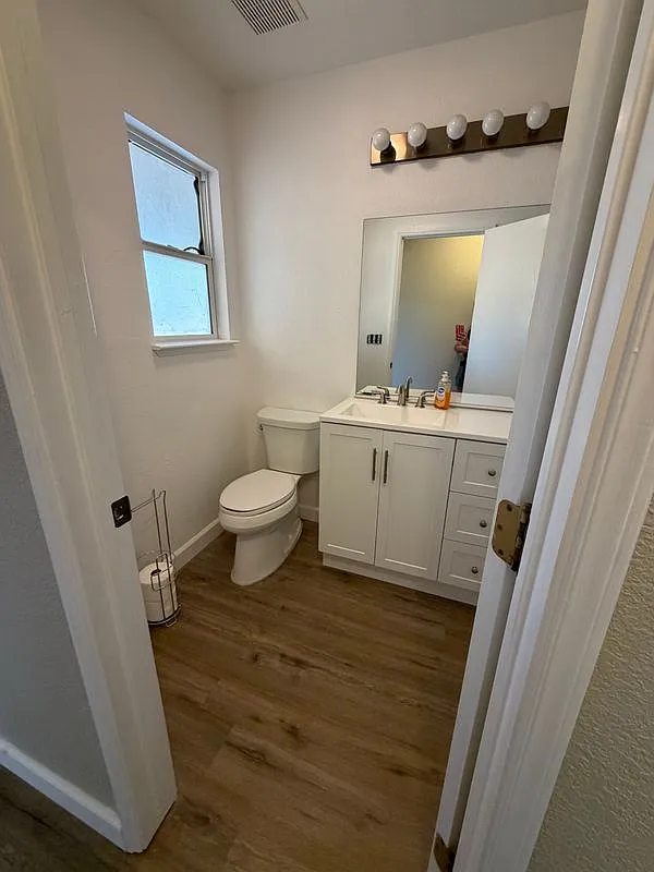 3 bed, 2.0 bath, 1234 sqft, $2,100 — Photo 4