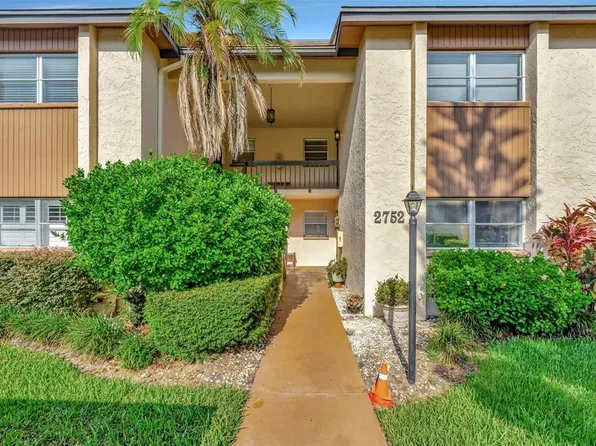 2752 Clubhouse Dr Unit 204, Sarasota, FL 34232