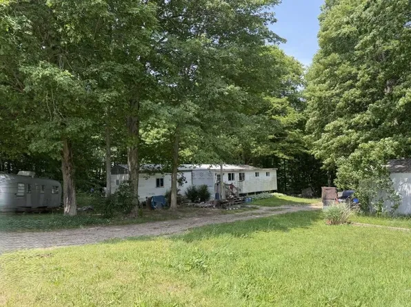 70858 62nd St, Hartford, MI 49057
