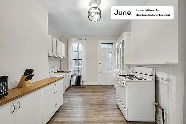 1st image of 441 W 48th St #1E