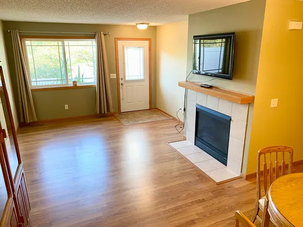 567 Vermillion Pl, Dundas, MN 55019