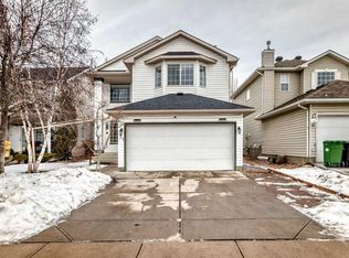 71 S Millrise Sq SW, Calgary, AB T2Y 4C2