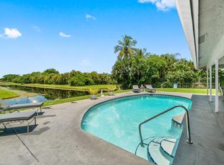 13812 Folkestone Cir, Wellington, FL 33414