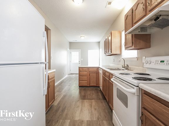 4th image of 8119 Corktree Dr