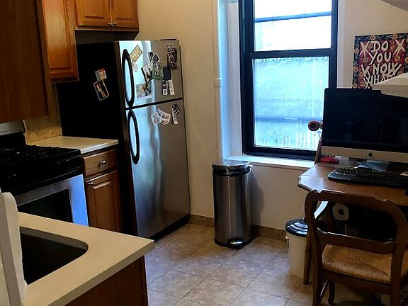 3rd image of 195 W 10th St APT 1D