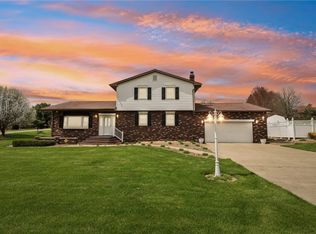 1137 Brookshire Dr, New Castle, PA 16101