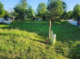 38 Woodland Ln, Linn Valley, KS 66040