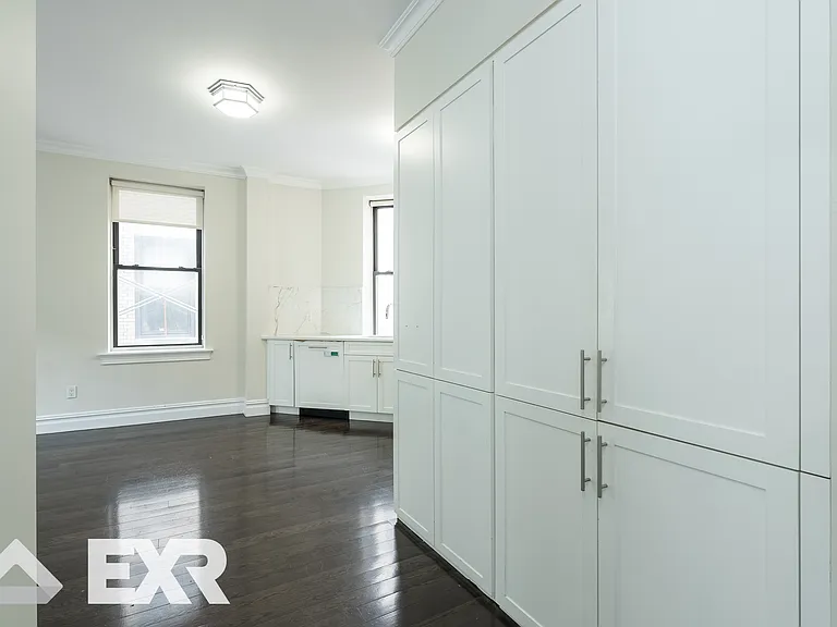 526 W 111th St #4CC — Photo 6