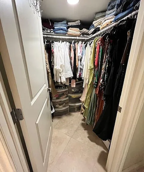 Master Walk In Closet